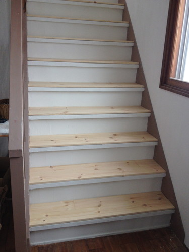 階段　踏み板　蹴込板　DIY　改装　無垢フローリング材